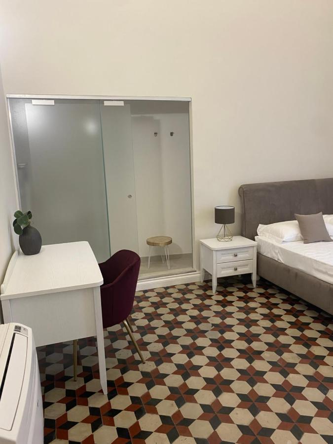Domus Iole Appartamento Nel Centro Storico CTA Exterior foto