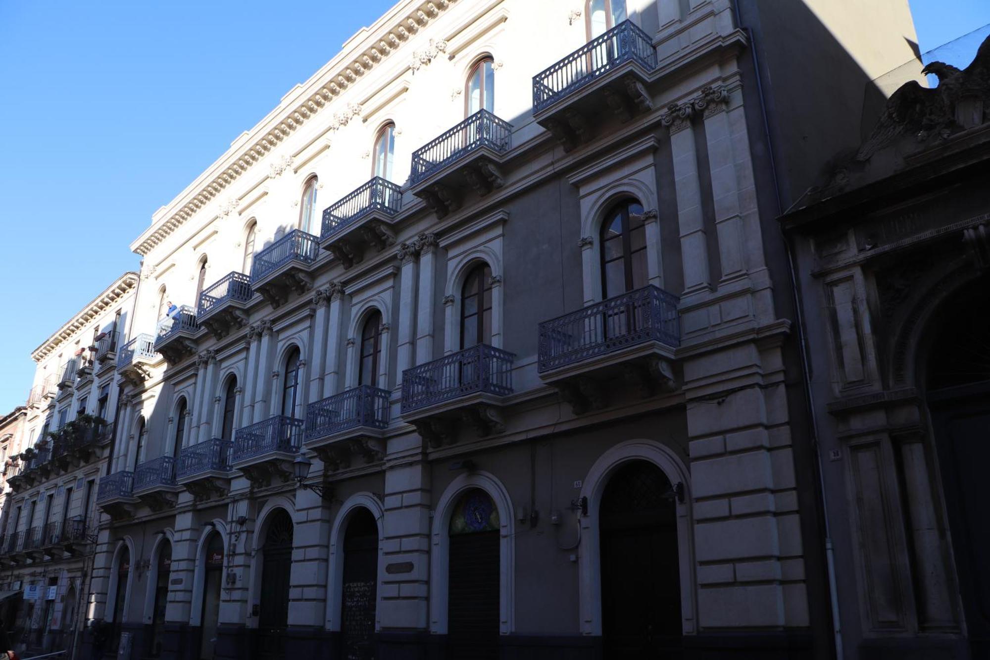 Domus Iole Appartamento Nel Centro Storico CTA Exterior foto