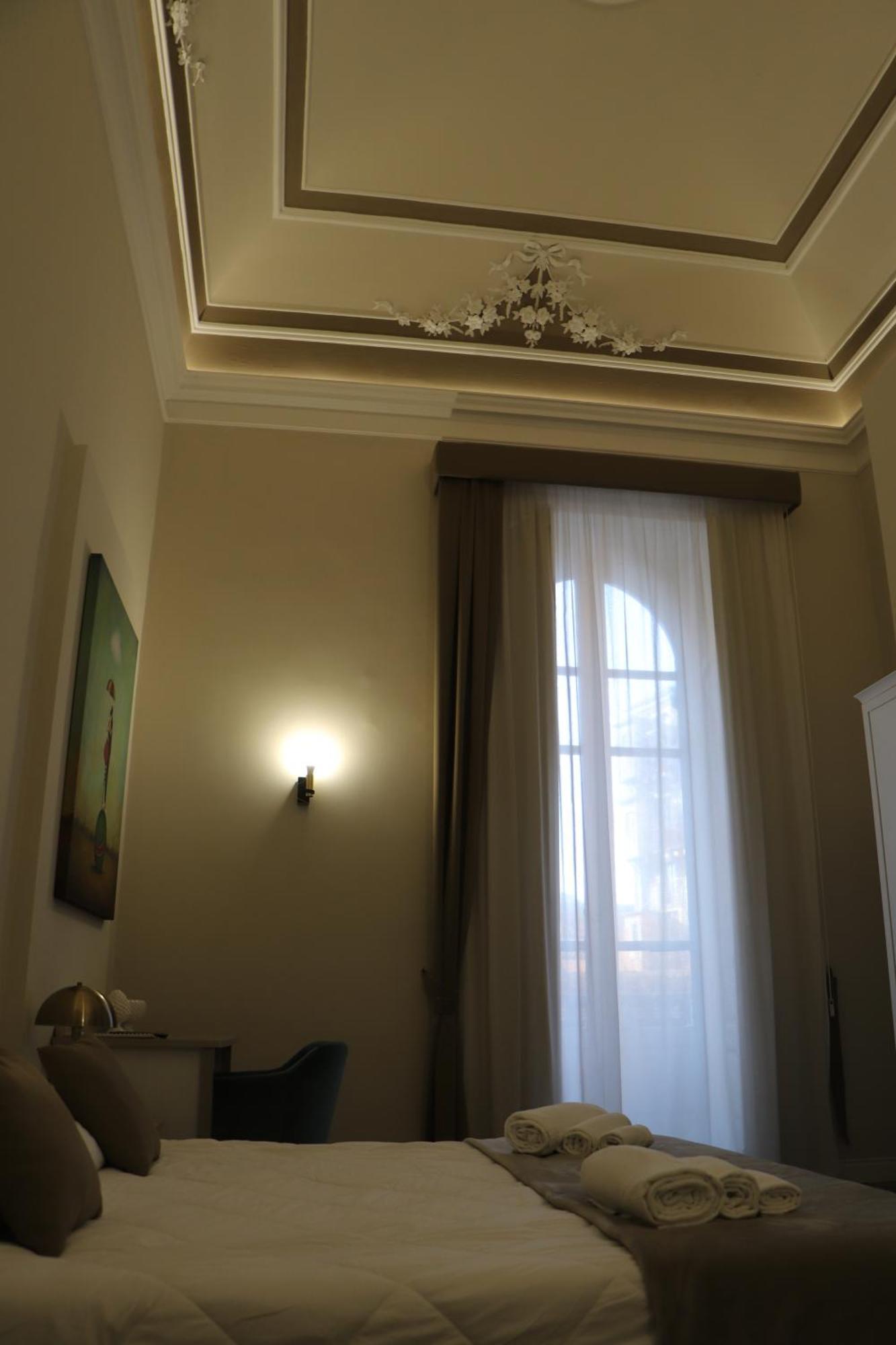 Domus Iole Appartamento Nel Centro Storico CTA Exterior foto